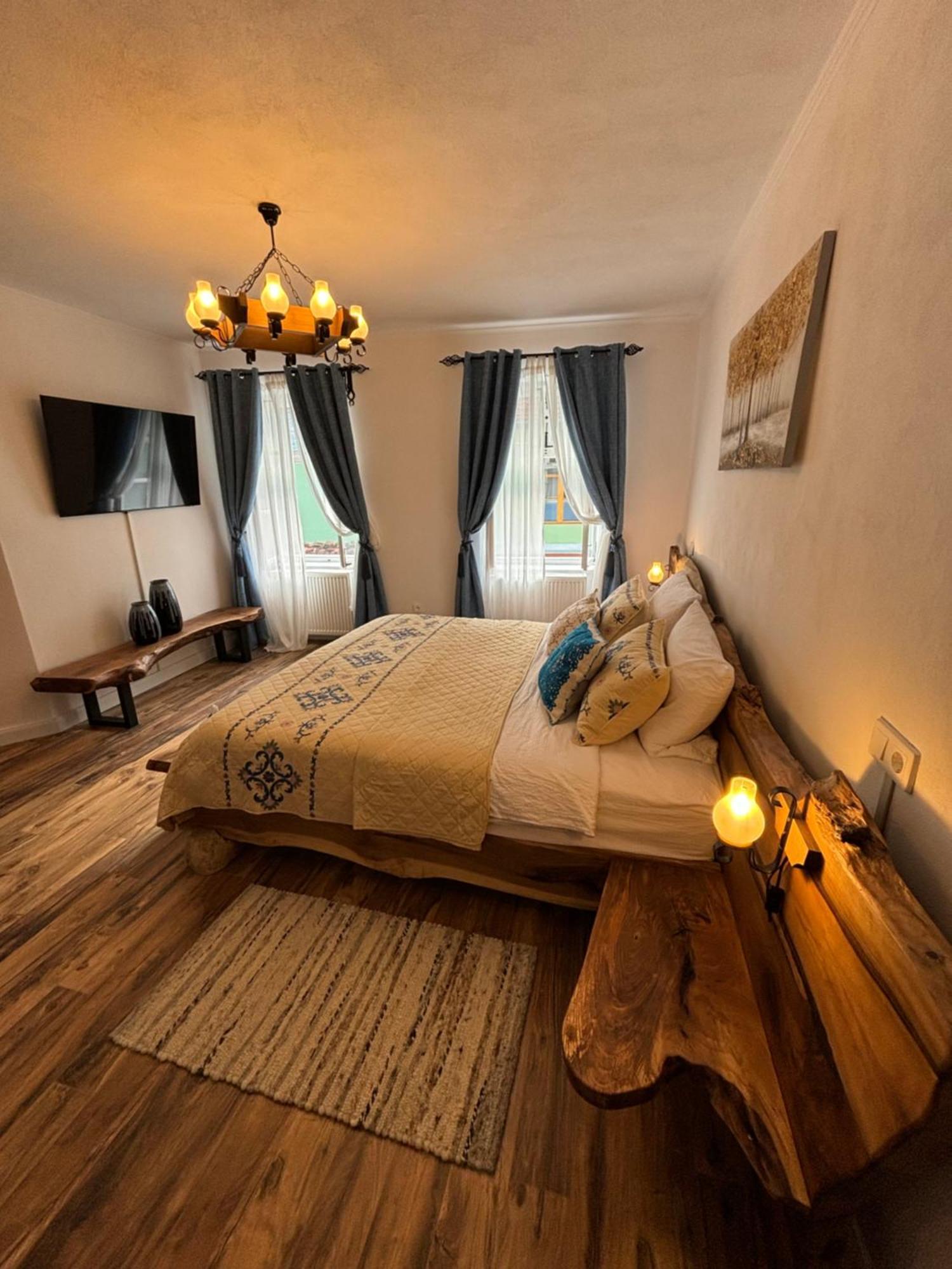 Blue House Citadel Elite Sighisoara Apartment Екстериор снимка