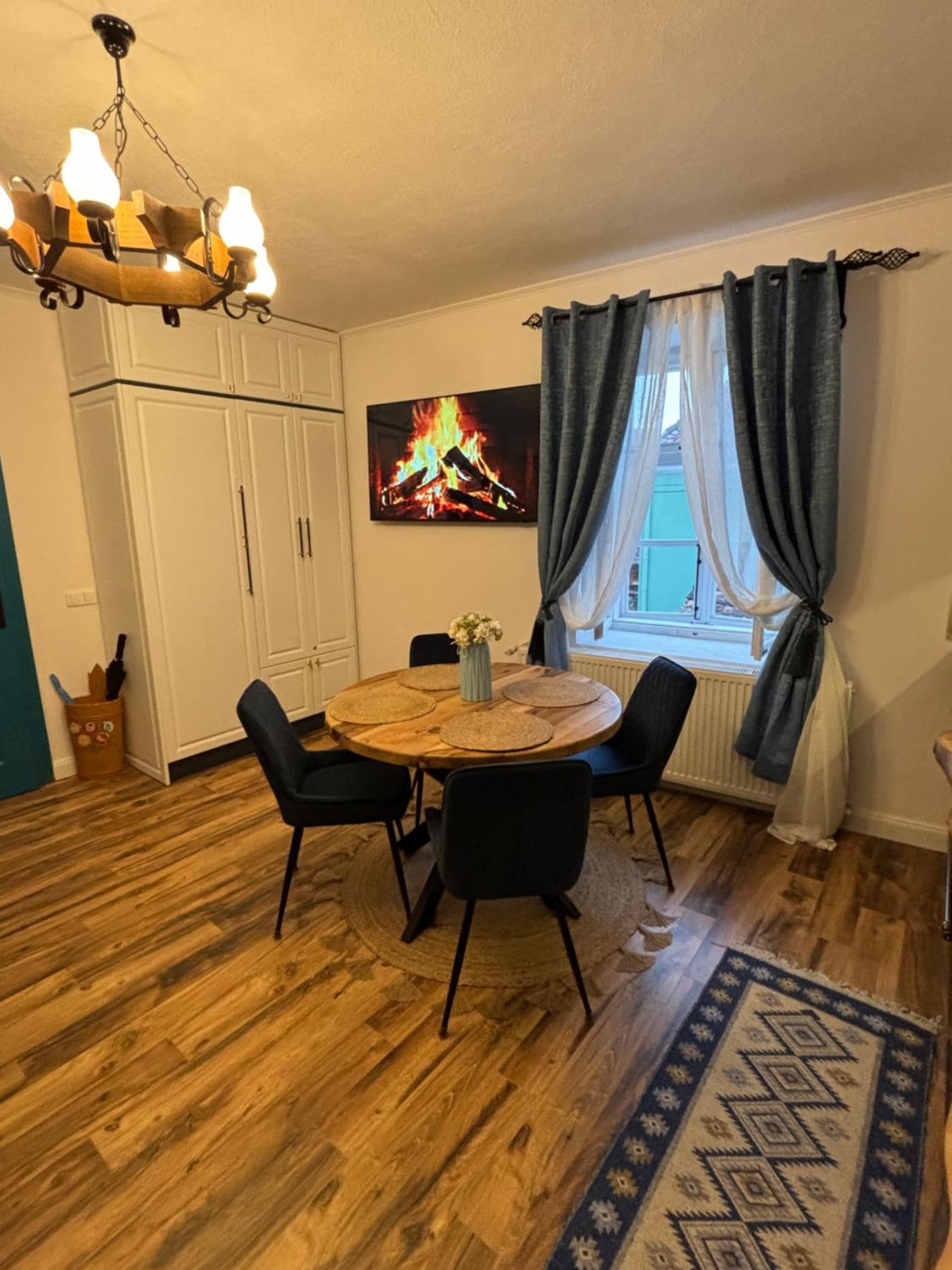 Blue House Citadel Elite Sighisoara Apartment Екстериор снимка