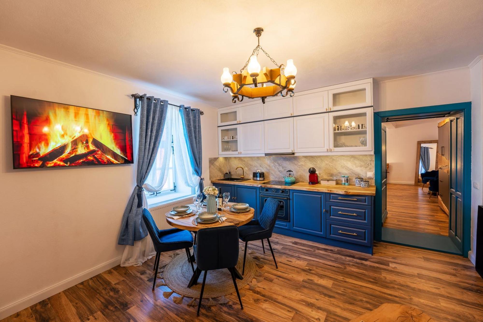 Blue House Citadel Elite Sighisoara Apartment Екстериор снимка